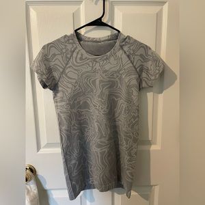Lululemon Swiftly Tech Short Sleeve (Marble Mix Rhino Grey/White) Size 4